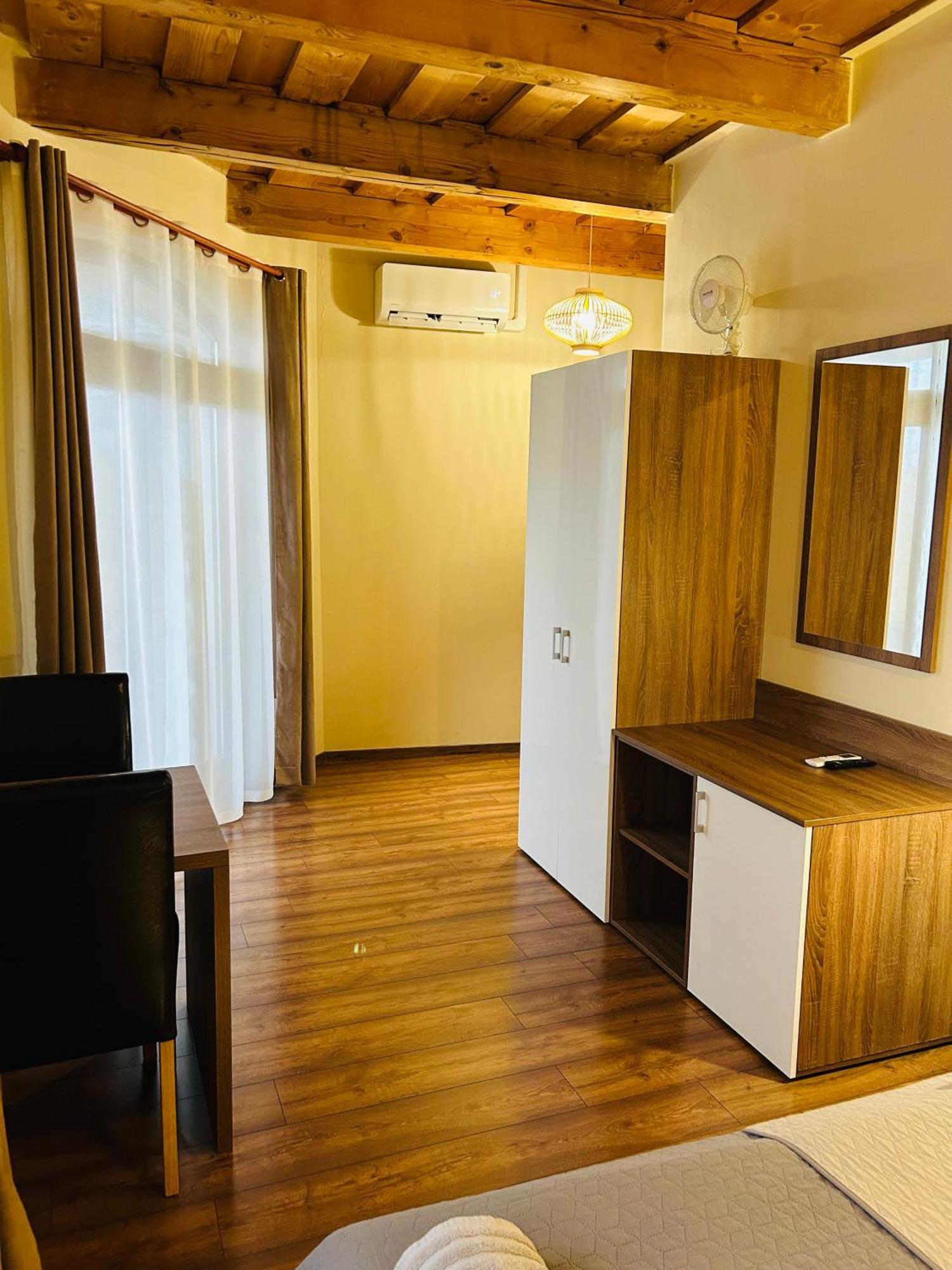 Harmonia Vendeghaz Hotel Miskolc Exterior photo