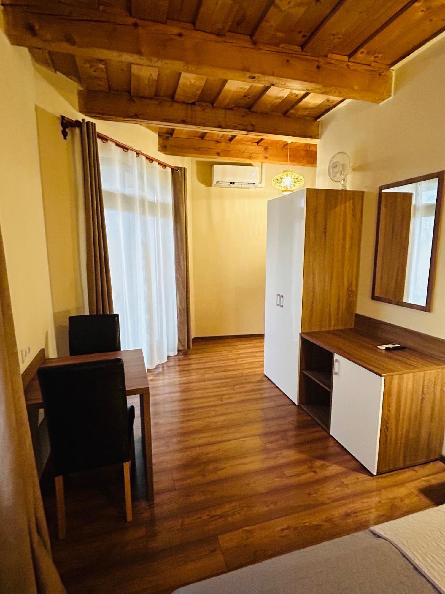 Harmonia Vendeghaz Hotel Miskolc Exterior photo